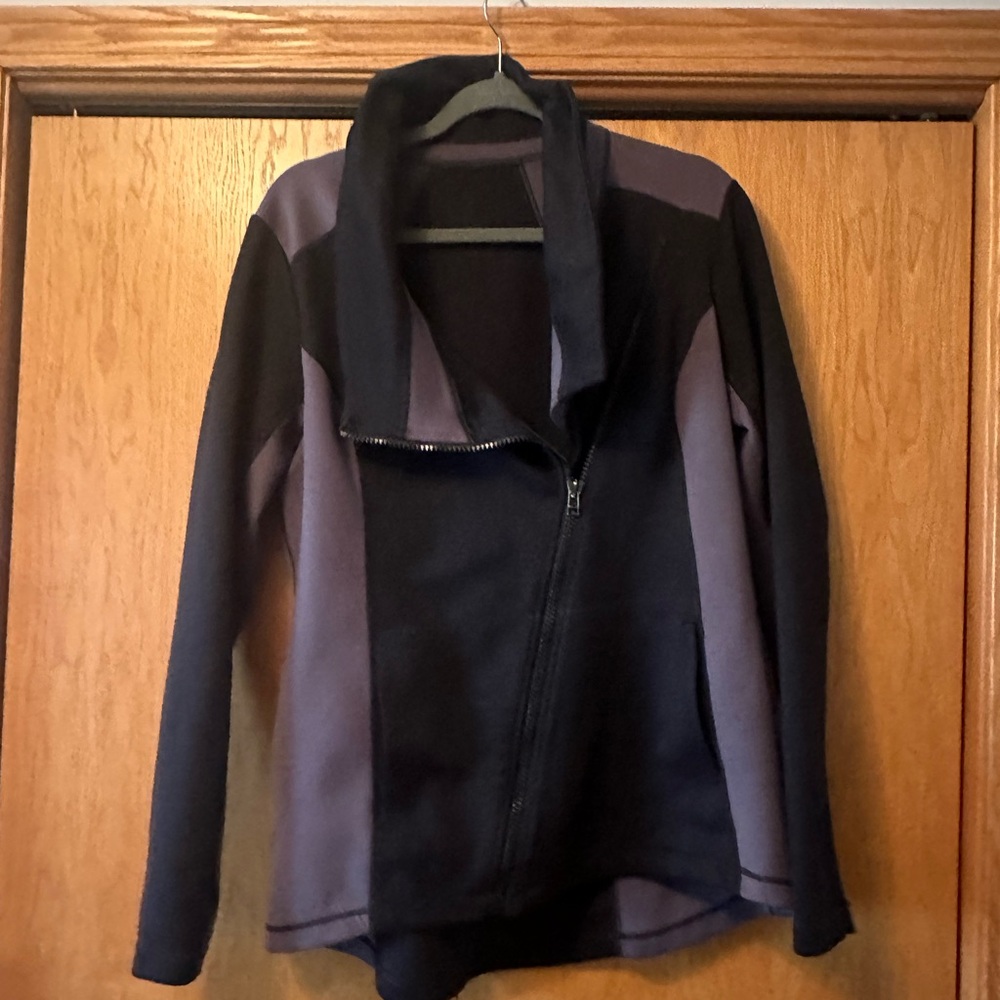 CAbi Dash Jacket Women's Black Gray L Athleisure Sporty Workout Keyhole Pockets